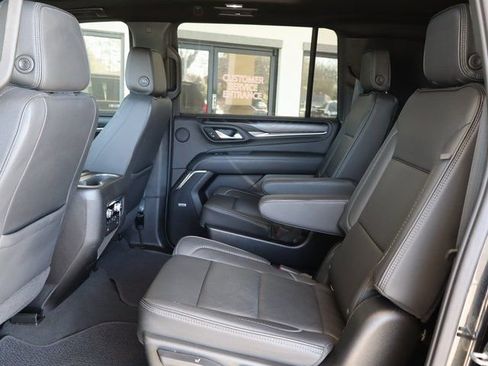 Used 2021 GMC Yukon XL Denali w/ Denali Premium Package image 43