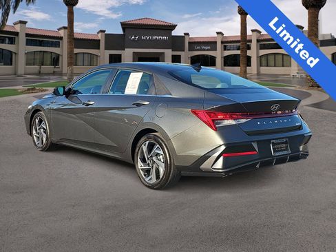 Used 2025 Hyundai Elantra Limited image 6