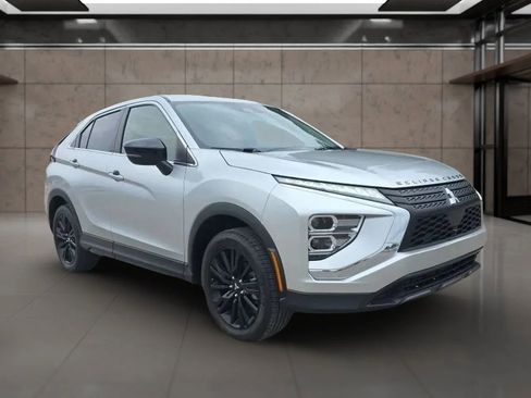Used 2023 Mitsubishi Eclipse Cross LE image 3