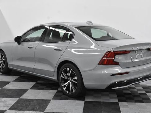 Used 2025 Volvo S60 B5 Core image 6