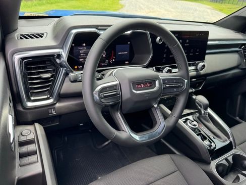 New 2025 GMC Canyon Elevation w/ Convenience Package image 3