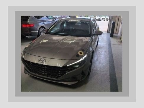 Used 2023 Hyundai Elantra Limited w/ Cargo Package FWD image 1