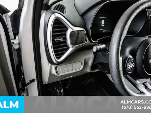 Used 2025 Kia Soul LX image 30