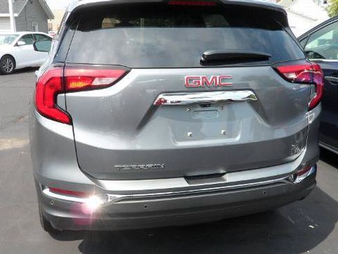 Used 2021 GMC Terrain SLT FWD image 4