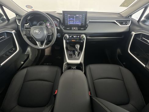 Used 2021 Toyota RAV4 XLE Premium FWD image 29