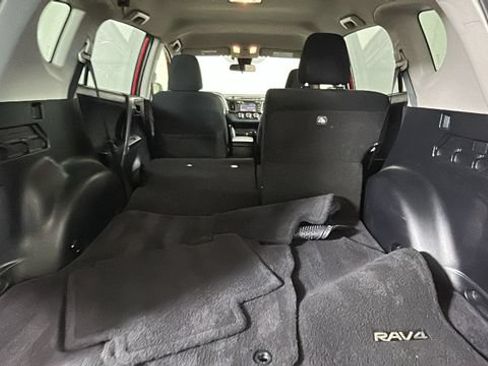 Used 2017 Toyota RAV4 LE AWD/4WD image 27