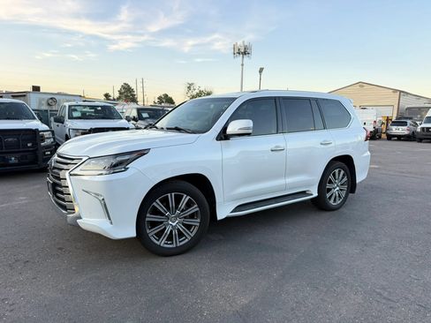 Used 2017 Lexus LX 570 4WD image 2