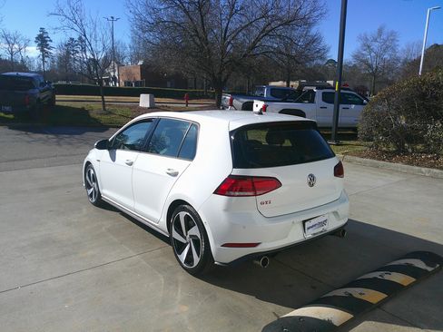 Used 2020 Volkswagen GTI Autobahn image 9