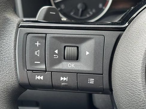 Used 2023 Nissan Rogue SV AWD/4WD image 10