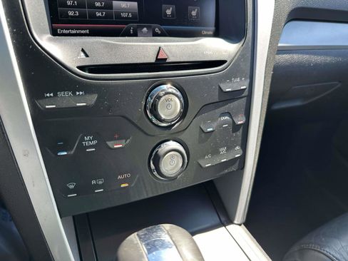 Used 2013 Ford Explorer XLT image 24