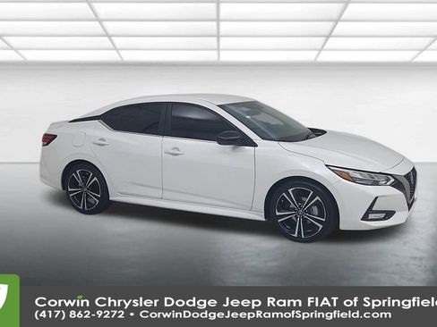 Used 2023 Nissan Sentra SR w/ Electronics Package image 2