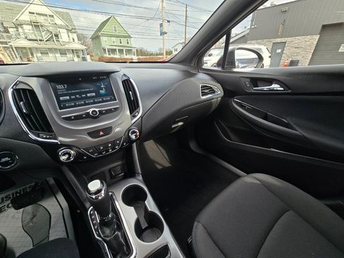 Used 2016 Chevrolet Cruze LT w/ Convenience Package image 11