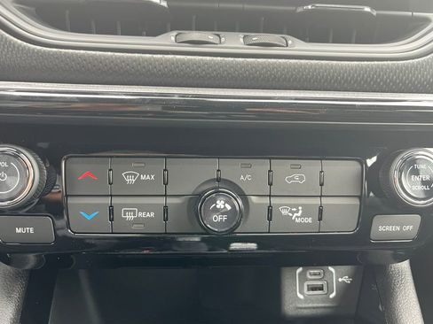 New 2026 Jeep Compass Latitude image 4