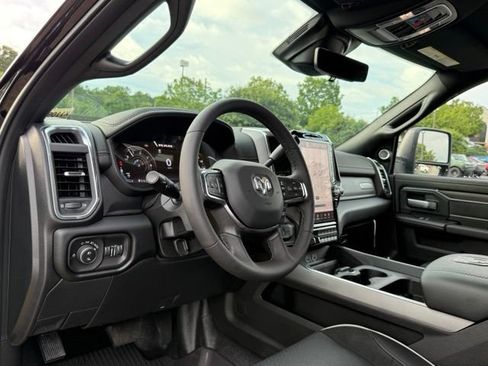 Used 2026 RAM 5500 4x4 Crew Cab w/ Laramie Trim Package image 16