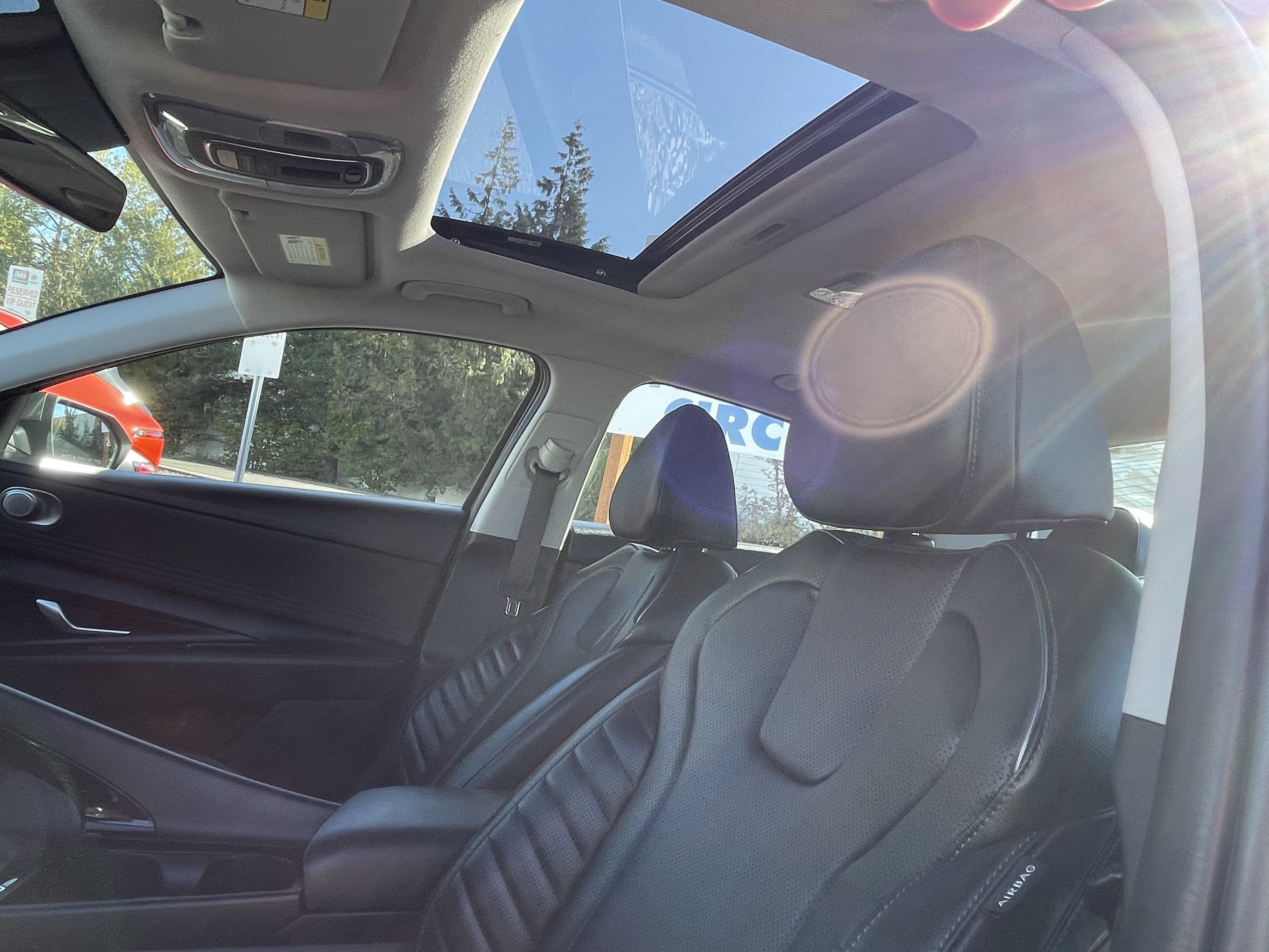 Certified 2025 Hyundai Elantra Limited FWD image 20