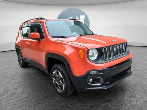 Used 2016 Jeep Renegade Latitude AWD/4WD image 1