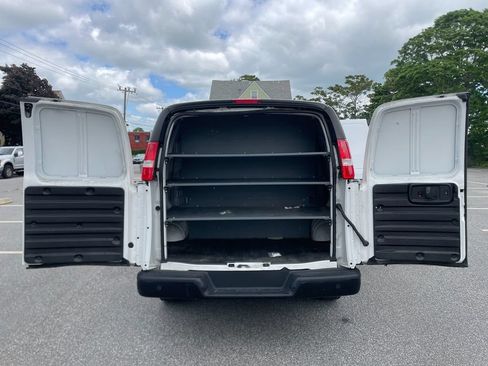Used 2021 Chevrolet Express 2500 RWD image 20
