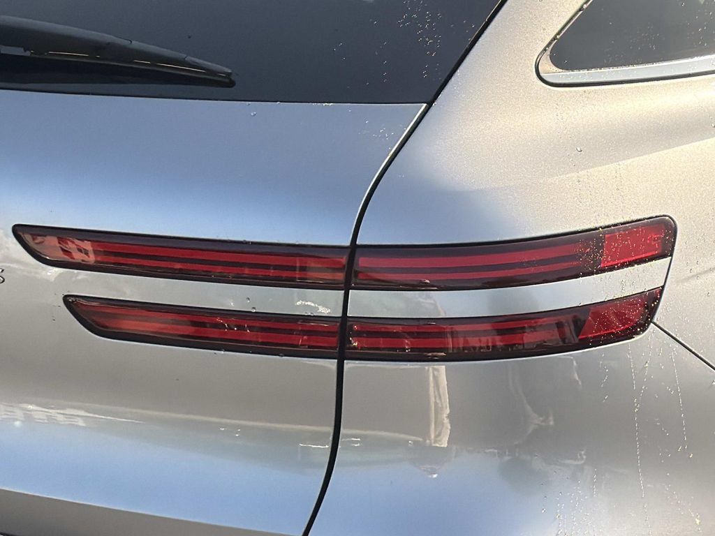 Certified 2023 Genesis Electrified GV70 AWD/4WD image 30