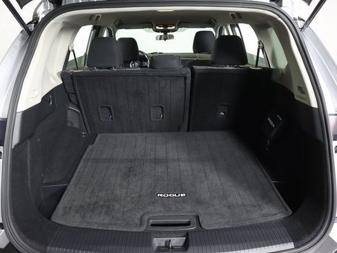 Used 2022 Nissan Rogue SV image 18