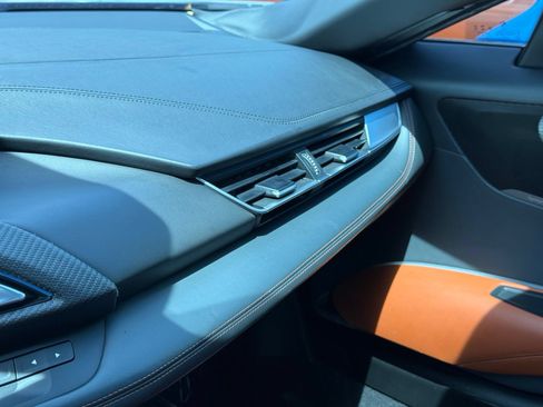 Used 2019 BMW i8 Roadster AWD/4WD image 30