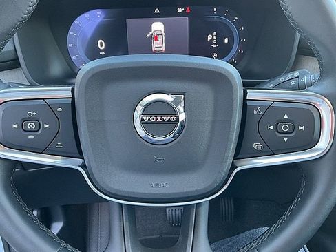 Certified 2025 Volvo XC40 B5 Plus image 30