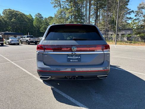Used 2025 Volkswagen Atlas SE FWD image 6