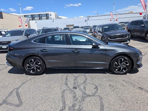Used 2025 Hyundai Sonata SEL FWD image 2