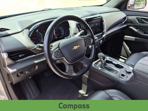 Used 2023 Chevrolet Traverse LT FWD image 32