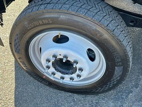 New 2025 Ford F550 2WD SuperCab Super Duty image 11