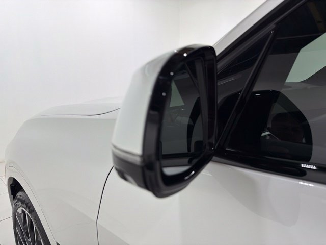 Used 2026 BMW X7 xDrive40i w/ M Sport Package AWD/4WD image 9