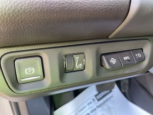 Used 2023 GMC Acadia AT4 w/ Technology Package image 31