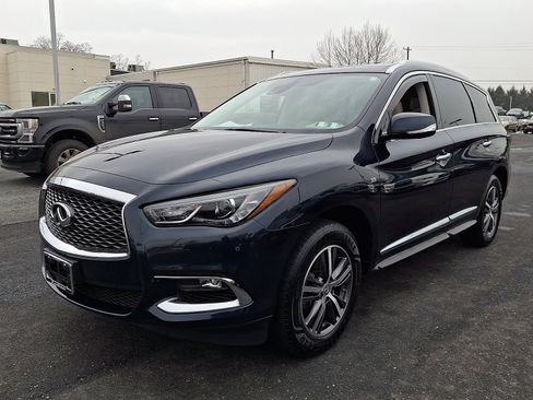 Used 2019 INFINITI QX60 Luxe w/ Essential Package image 3