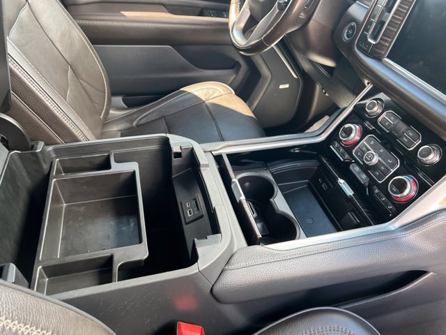 Used 2021 GMC Yukon Denali w/ Denali Premium Package AWD/4WD image 32