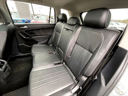 Used 2023 Volkswagen Tiguan SE image 14