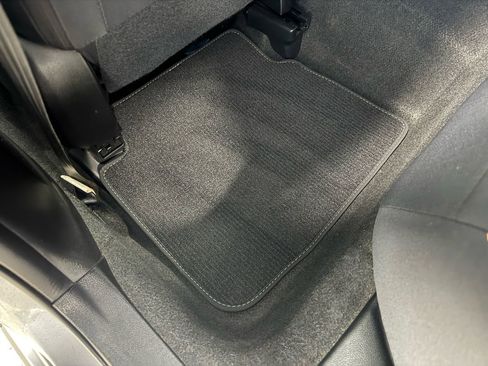 Used 2018 Subaru Crosstrek 2.0i Premium w/ Eyesight System image 18