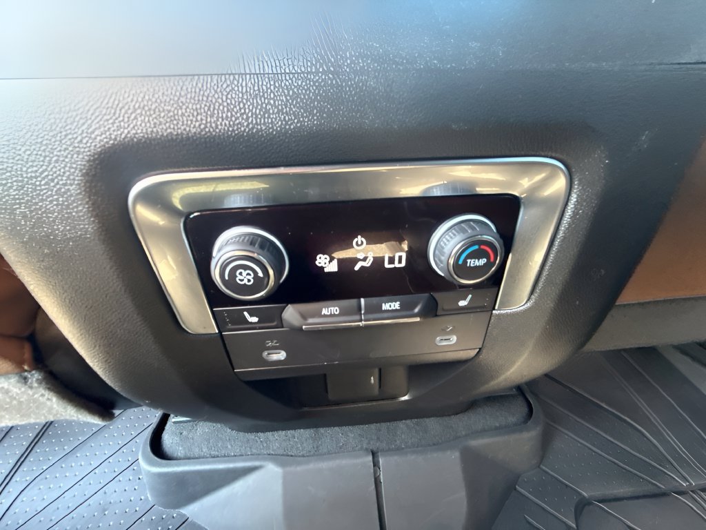 Used 2024 Chevrolet Tahoe High Country AWD/4WD image 12