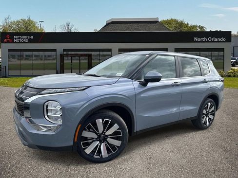 New 2026 Mitsubishi Outlander SE FWD image 1