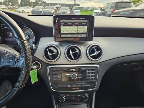 Used 2014 Mercedes-Benz CLA 250 image 12