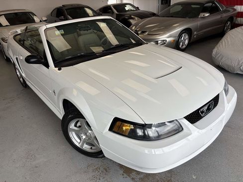 Used 2003 Ford Mustang Deluxe RWD image 11
