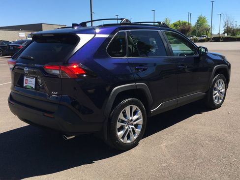 Used 2025 Toyota RAV4 XLE Premium w/ Weather Package AWD/4WD image 7