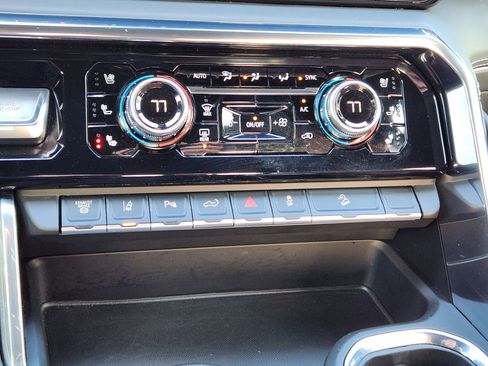 Certified 2025 GMC Sierra 2500 Denali Ultimate image 19