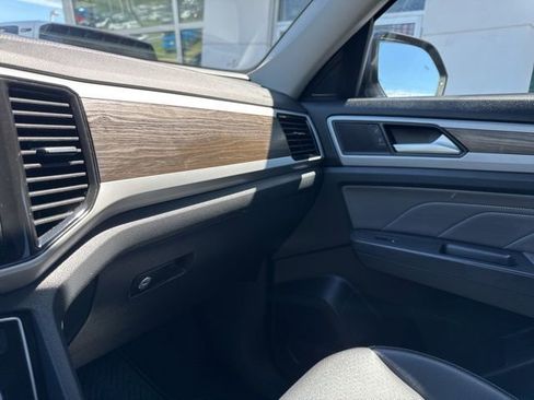 Certified 2023 Volkswagen Atlas SE w/ Panoramic Sunroof Package AWD/4WD image 18