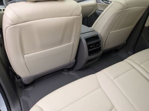 Certified 2024 Cadillac XT5 Premium Luxury w/ LPO, Floor Liner Package AWD/4WD image 23