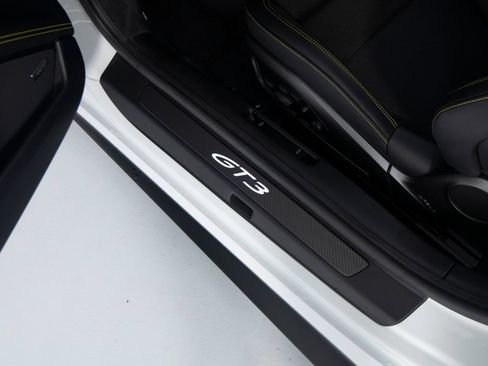 Certified 2026 Porsche 911 GT3 RWD image 22