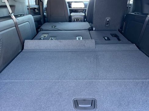 New 2026 Chevrolet Suburban LS w/ LS Custom Edition AWD/4WD image 13