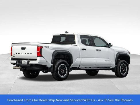 Used 2025 Toyota Tacoma TRD Off-Road AWD/4WD image 7