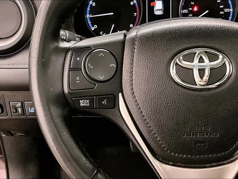 Used 2018 Toyota RAV4 XLE AWD/4WD image 11