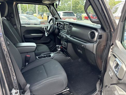 Used 2021 Jeep Gladiator Sport AWD/4WD image 13