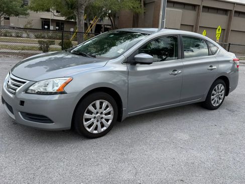 Used 2013 Nissan Sentra SV FWD image 2