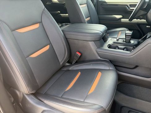 Used 2025 GMC Sierra 1500 AT4 w/ AT4 Premium Package AWD/4WD image 35
